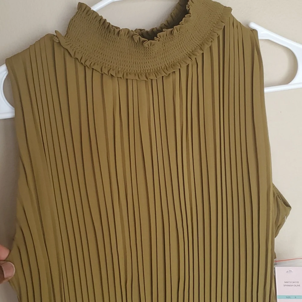 Dress - Picture 11 of 16